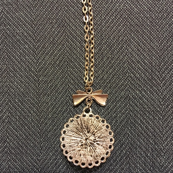 Bird and butterfly necklace on silver chain - Picture 2 of 3